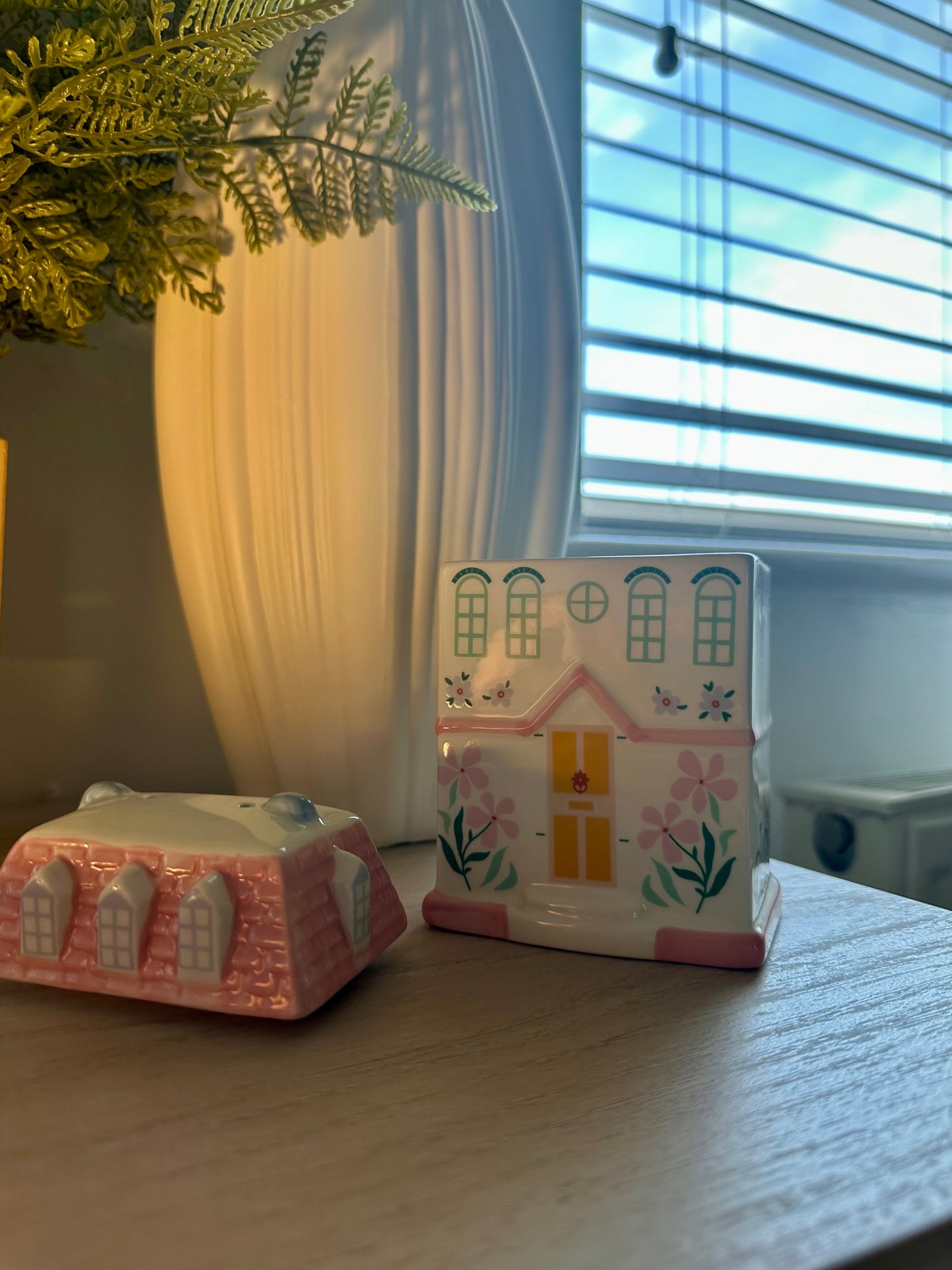 Pink house wax or oil warmer