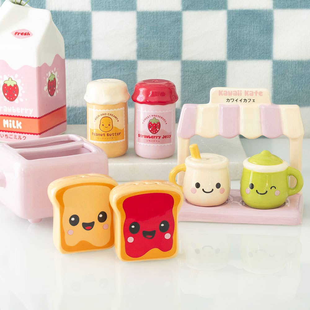 Toast Salt and Pepper Shakers in Toaster Holder
